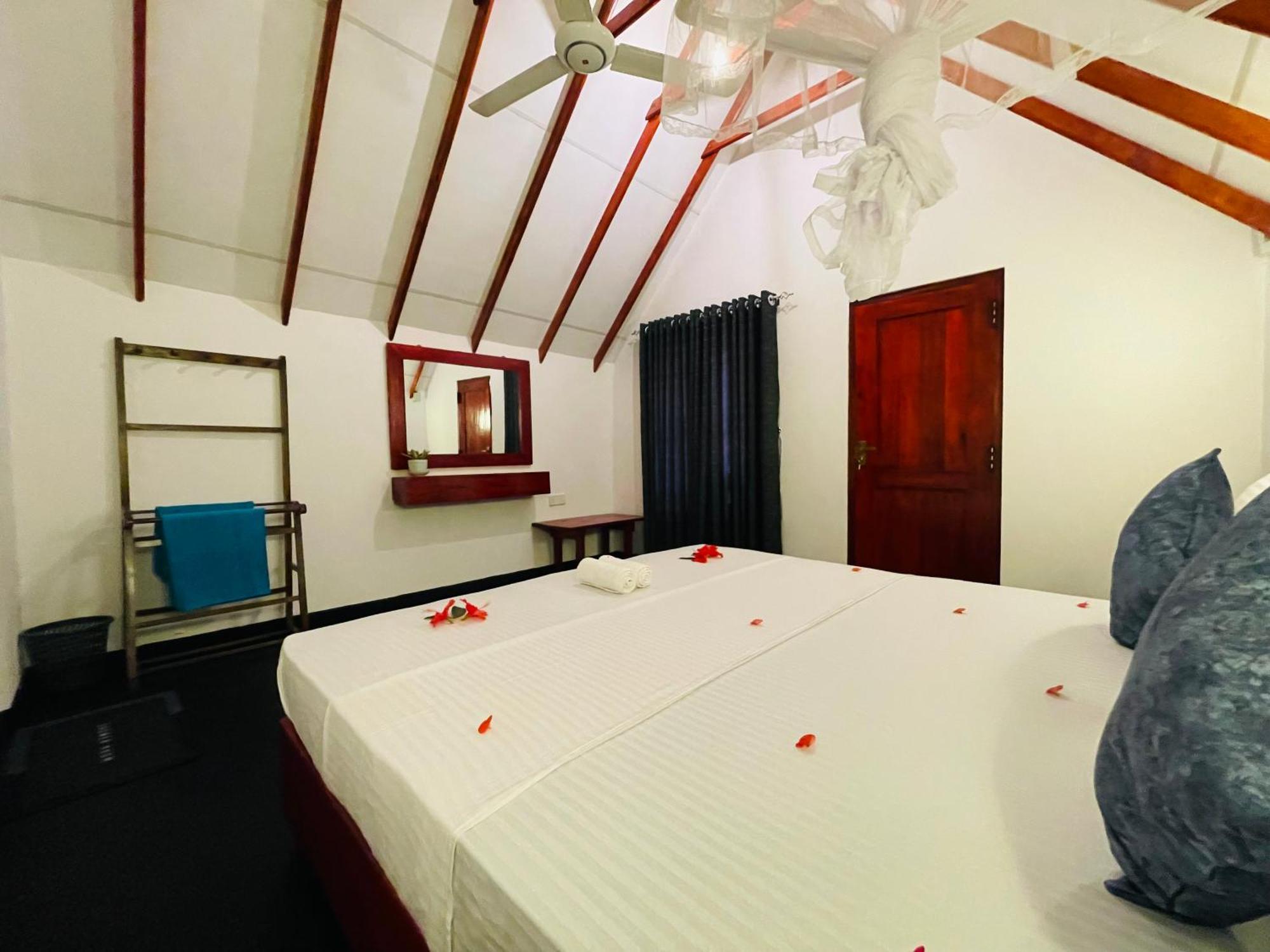 Sigiri Enaya Cottage Sigiriya Bagian luar foto